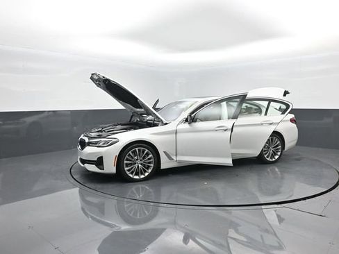 Used 2023 BMW 530i xDrive w/ Premium Package image 35