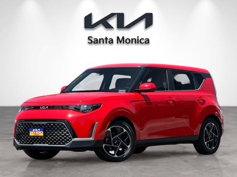 Certified 2023 Kia Soul EX FWD image 2