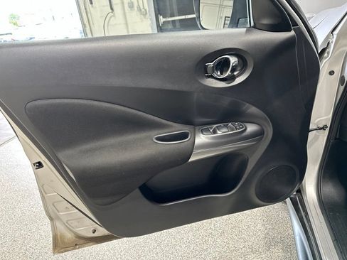 Used 2015 Nissan Juke SV AWD/4WD image 11