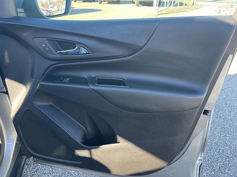 Used 2023 Chevrolet Equinox LT image 59