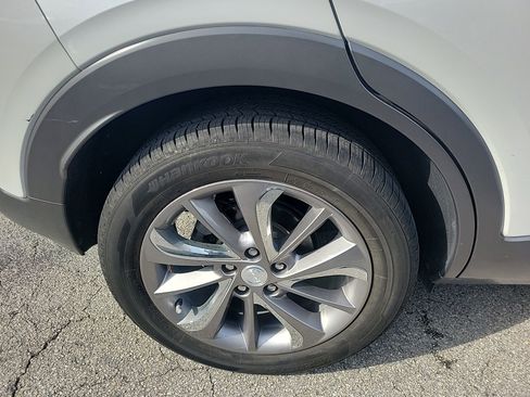 Used 2023 Buick Encore GX Essence w/ Experience Buick Package image 11