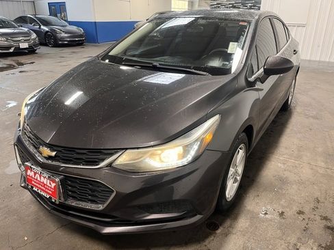 Used 2017 Chevrolet Cruze LT image 7