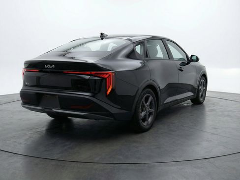 Used 2025 Kia K4 LXS image 9