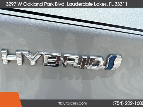Used 2015 Toyota Prius Three FWD image 21