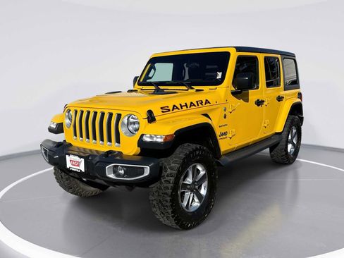 Used 2019 Jeep Wrangler Unlimited Sahara image 2