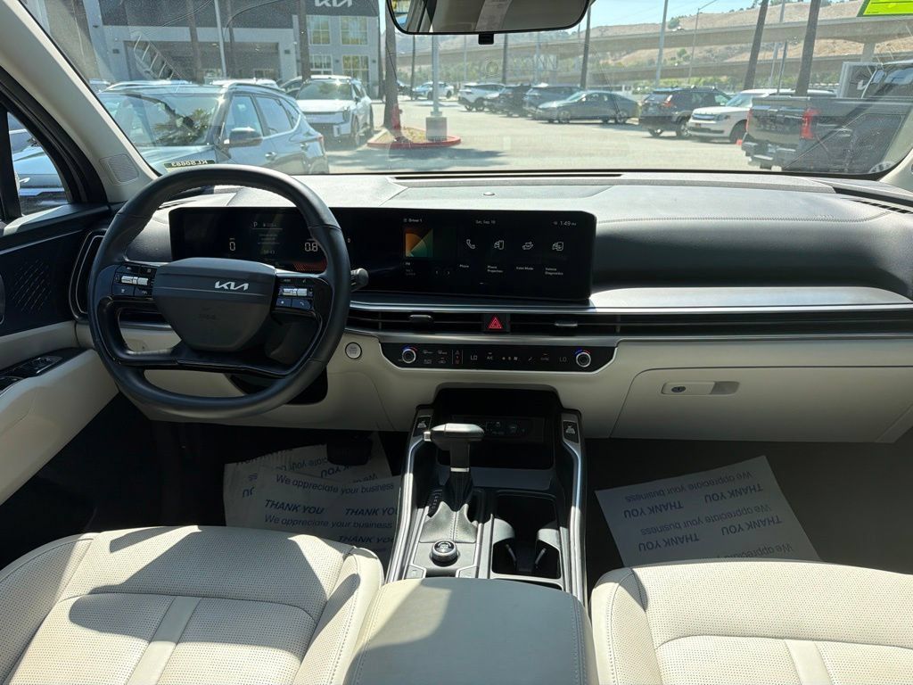 Certified 2026 Kia Sorento S w/ S Panoramic Sunroof Package FWD image 9