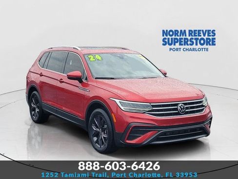 Certified 2024 Volkswagen Tiguan SE w/ Panoramic Sunroof Package FWD image 1