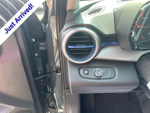 New 2026 Chevrolet Trax LS w/ LS Convenience Package FWD image 18