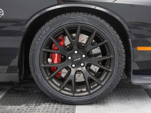 Used 2015 Dodge Challenger SRT Hellcat image 12