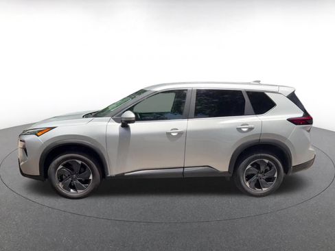 Used 2025 Nissan Rogue SV AWD/4WD image 9