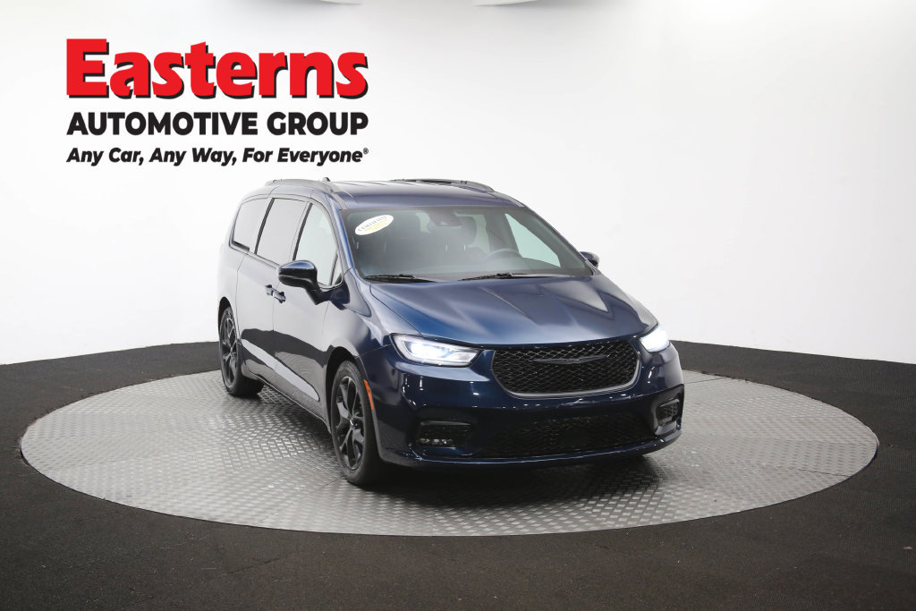 Used 2023 Chrysler Pacifica Touring-L w/ S Appearance Package FWD image 53