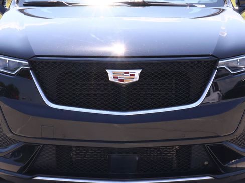 Certified 2023 Cadillac XT6 Sport w/ Platinum Package image 8