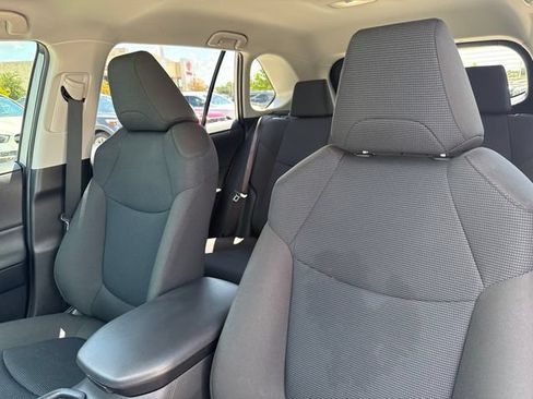 Used 2023 Toyota RAV4 LE AWD/4WD image 13