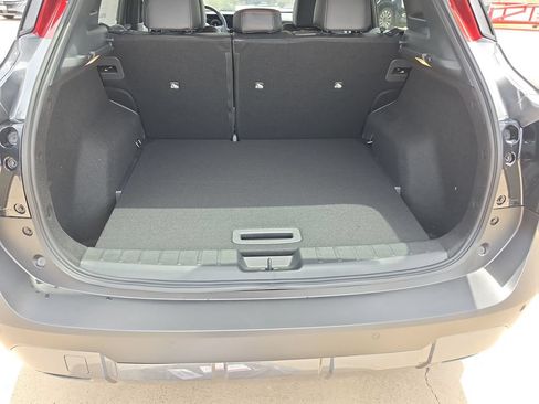 New 2026 Nissan Kicks SR w/ Cold Weather Package FWD image 27