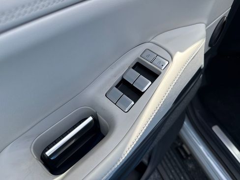 New 2026 Lincoln Navigator Reserve w/ Jet Appearance Package AWD/4WD image 2