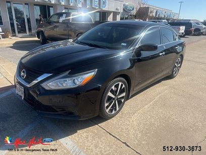 Used 2018 Nissan Altima 2.5 SR w/ Interior Lighting Package