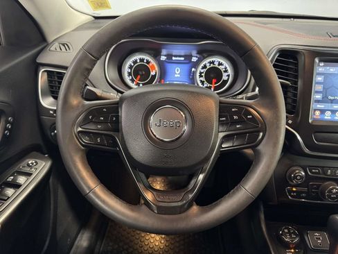 Used 2022 Jeep Cherokee Trailhawk w/ Premium Leather Package AWD/4WD image 17
