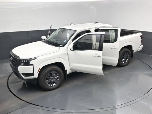 Used 2026 Nissan Frontier SV w/ SV Convenience Package RWD image 20
