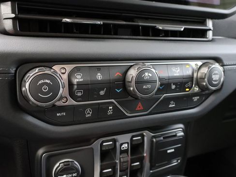 New 2026 Jeep Wrangler Unlimited Rubicon AWD/4WD image 35