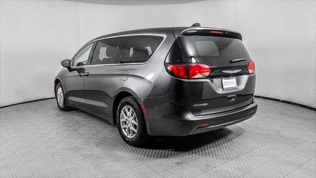 Used 2023 Chrysler Voyager LX FWD image 6