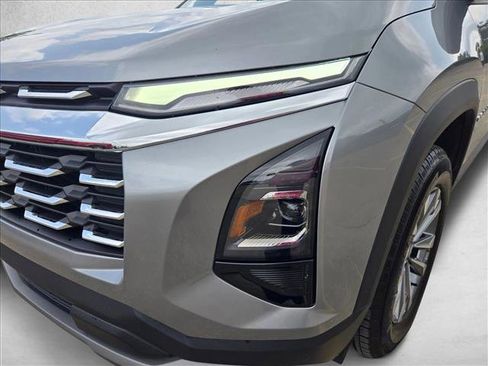Used 2026 Chevrolet Equinox LT AWD/4WD image 10