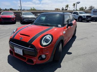 Used 2019 MINI Cooper S FWD video 3