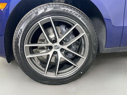 Certified 2026 Porsche Macan AWD/4WD image 11