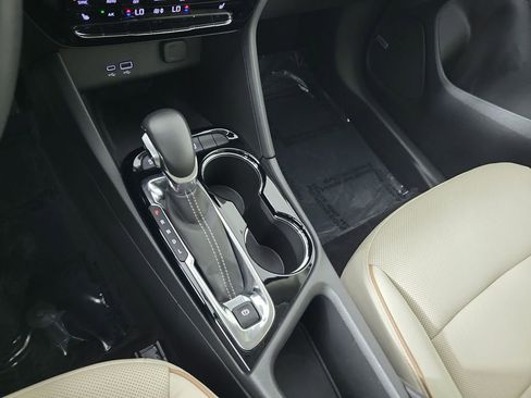Used 2024 Buick Encore GX Avenir w/ Avenir Convenience Package FWD image 19