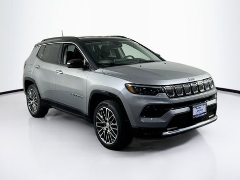 Used 2022 Jeep Compass Limited w/ Elite Group AWD/4WD image 3