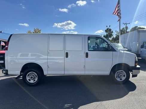 Used 2020 GMC Savana 2500 w/ Driver Convenience Package image 8