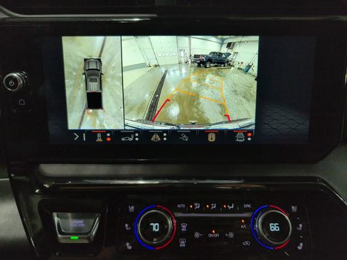 Used 2024 GMC Sierra 1500 AT4 w/ Technology Package image 21