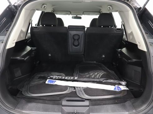 Used 2015 Nissan Rogue S image 17