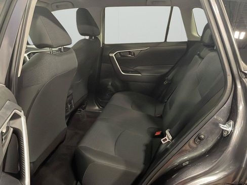 Used 2022 Toyota RAV4 LE AWD/4WD image 11