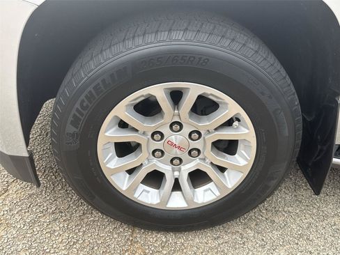 Used 2017 GMC Yukon SLT RWD image 9