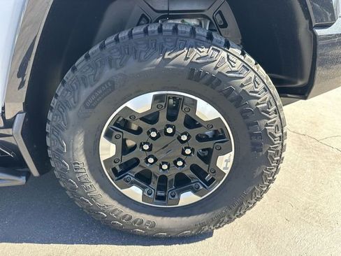 Used 2024 GMC Hummer EV 3X w/ Extreme Off-Road Package image 34