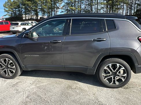 Used 2024 Jeep Compass Limited image 11