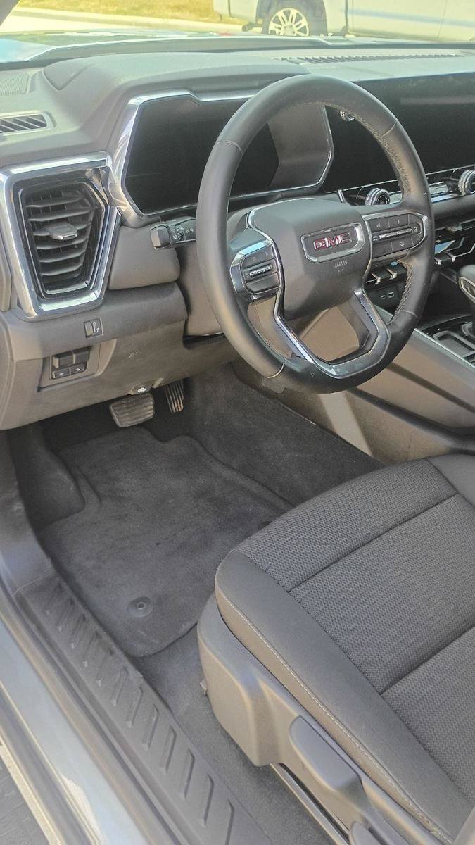 Used 2025 GMC Canyon Elevation RWD image 11