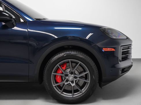 Certified 2024 Porsche Cayenne S w/ Premium Package Plus AWD/4WD image 15