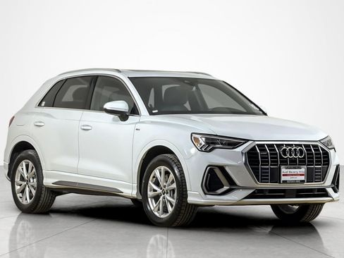 Used 2022 Audi Q3 2.0T Premium Plus AWD/4WD image 7