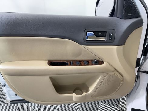 Used 2012 Ford Fusion SEL image 10