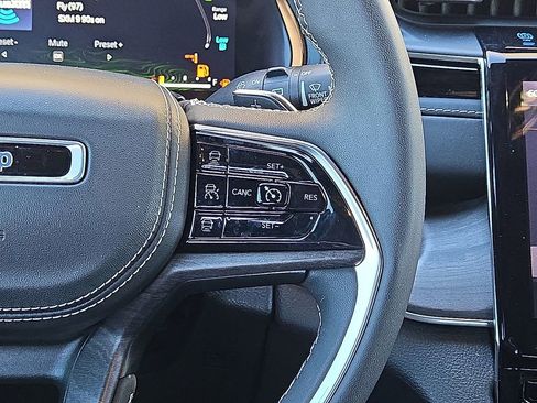 Used 2022 Jeep Grand Cherokee Overland image 21