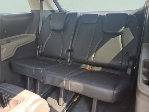 Used 2026 Kia Carnival FWD image 21
