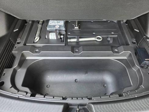 Used 2025 Chevrolet Equinox EV LT w/ LPO, Blackout Package FWD image 38
