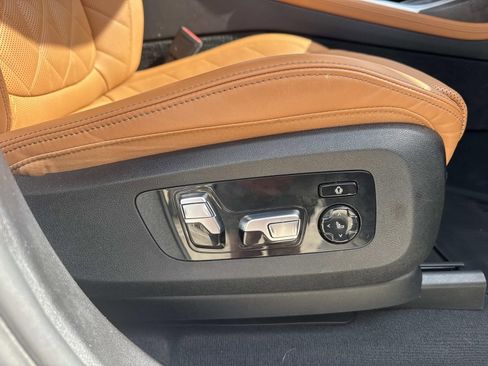 Used 2023 BMW X7 xDrive40i w/ Premium Package AWD/4WD image 14