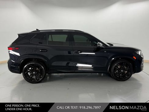 Used 2025 Volkswagen Tiguan SE R-Line AWD/4WD image 5