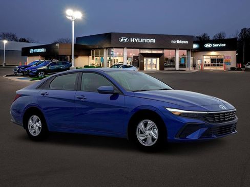 New 2026 Hyundai Elantra SE image 9