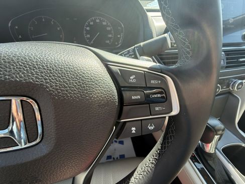 Used 2018 Honda Accord Touring image 20