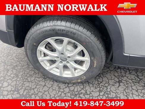 Used 2014 Jeep Cherokee Latitude AWD/4WD image 17