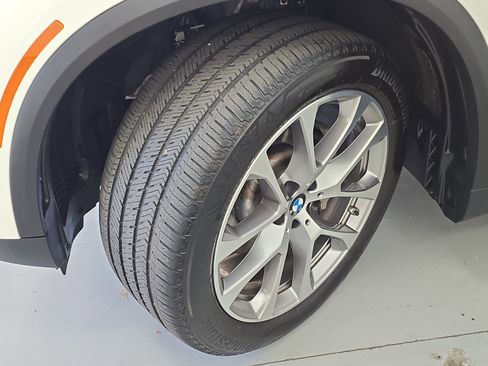 Used 2022 BMW X5 xDrive40i w/ Climate Comfort Package image 33