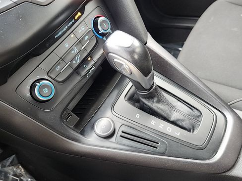 Used 2016 Ford Focus SE image 15
